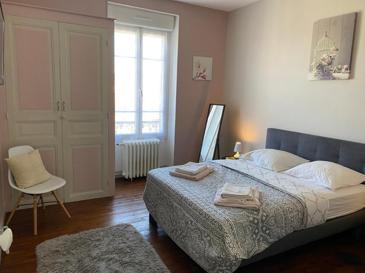 La Chtite Creuse - Chambres D'Hotes - Parking - Abri 2 Roues Boussac  Dış mekan fotoğraf